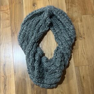 Iconic Free People Textured Gray Knit Scarf NEW NEVER WORN WOT